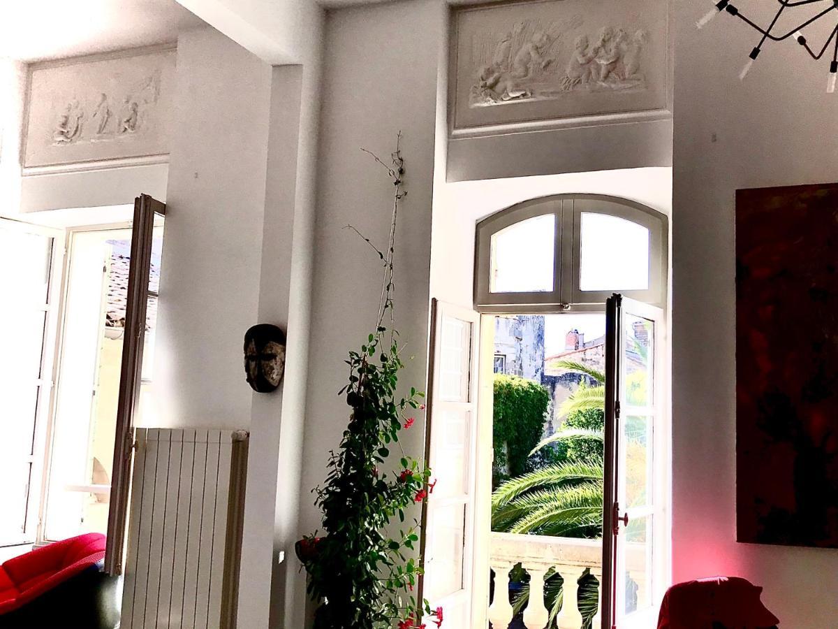 Appartement A La Roquette, Dans L'Hotel De Divonne, Classe. Arles Kültér fotó