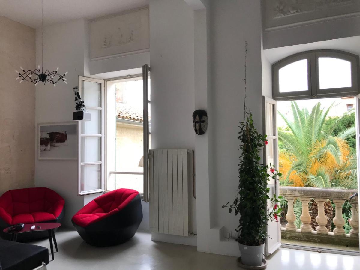 Appartement A La Roquette, Dans L'Hotel De Divonne, Classe. Arles Kültér fotó